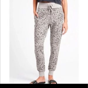 ⭐️Athleta Balance Printed Jogger⭐️